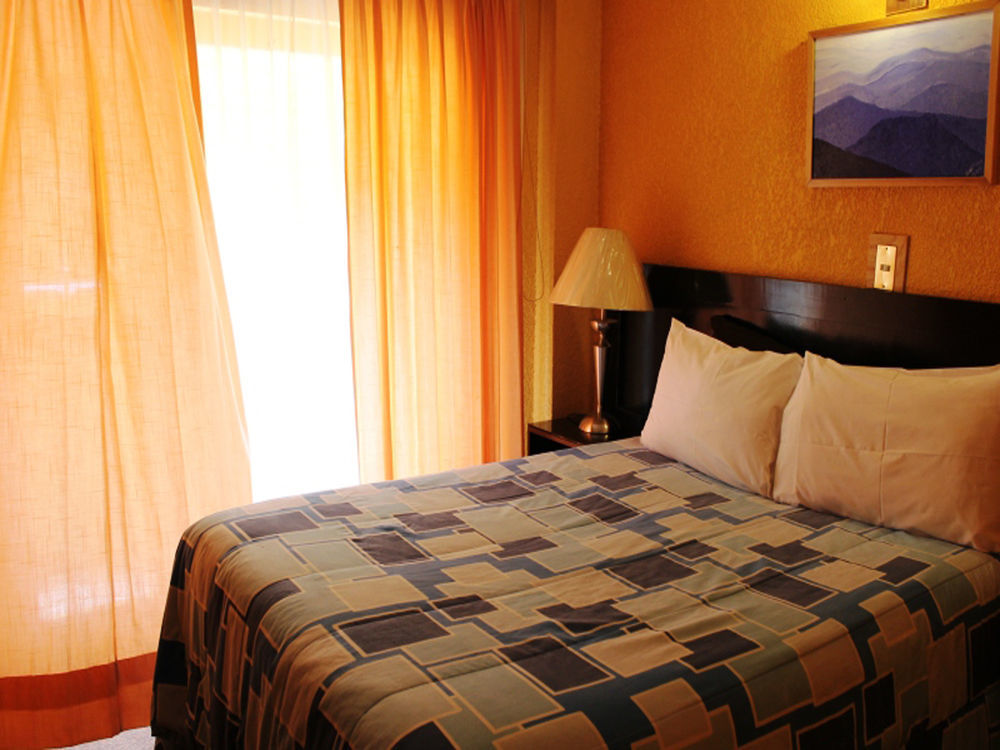 Hotel Gracia Zacatecas Guadalupe  ภายนอก รูปภาพ